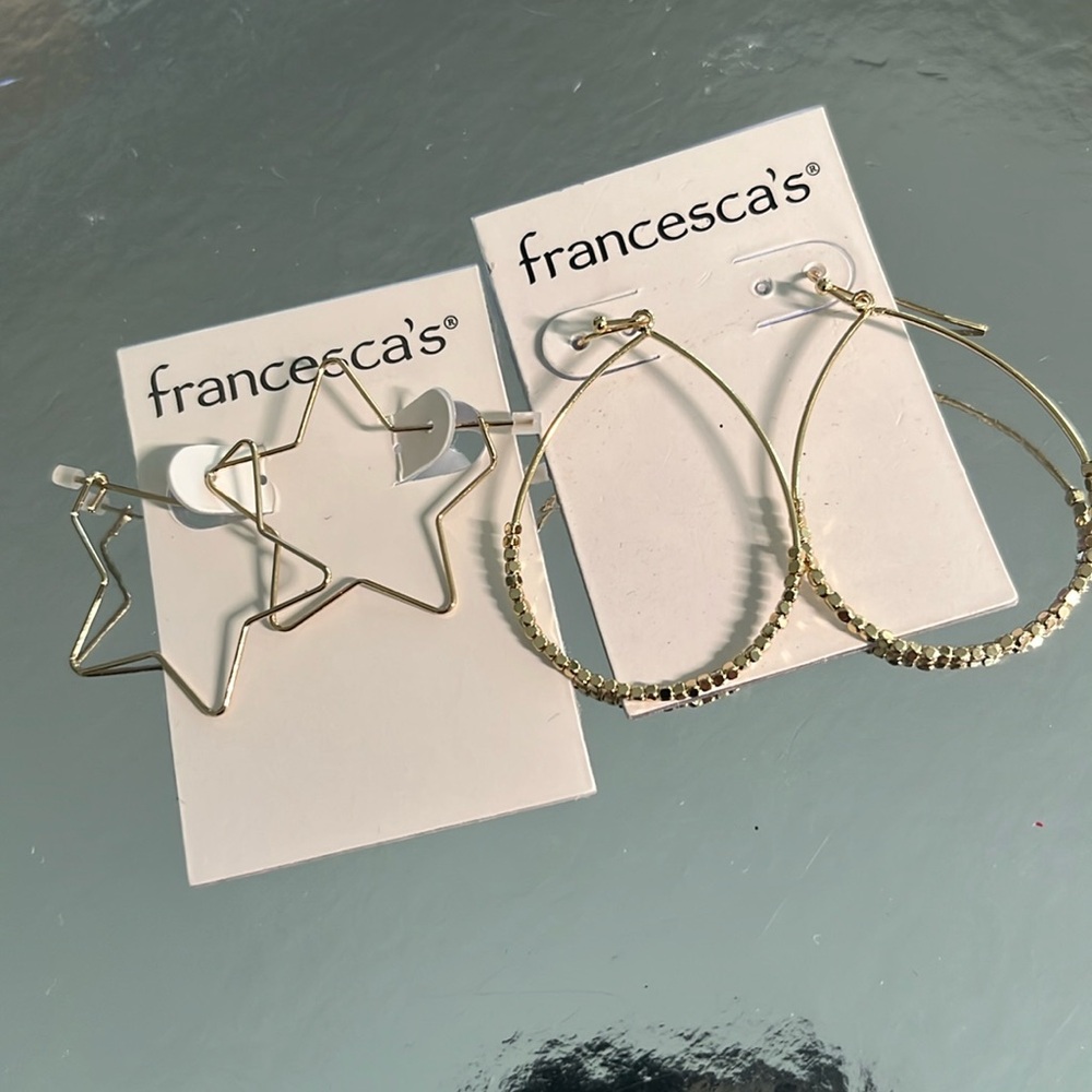 FRANCESCA’S EARRINGS TWO PAIR NEW  ON CARD GOLD TONE STAR AND OVAL HOOPS